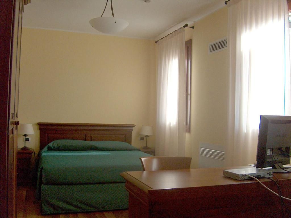 Albergo Villa del Poeta - Ristorante Il Canzoniere foto 2