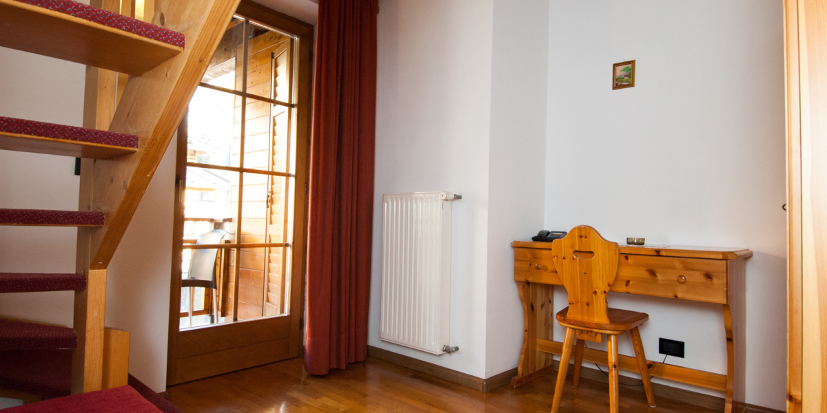 "Garnì Manuela" ALBERGO B&B APPARTAMENTI per vacanza in RESIDENCE a Cavalese - VAL DI FIEMME - Dolomiti del Trentino - foto 3