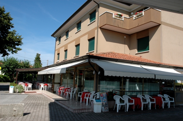 Albergo "Da Angela" di Fabris G. & C. S.a.s. foto 5