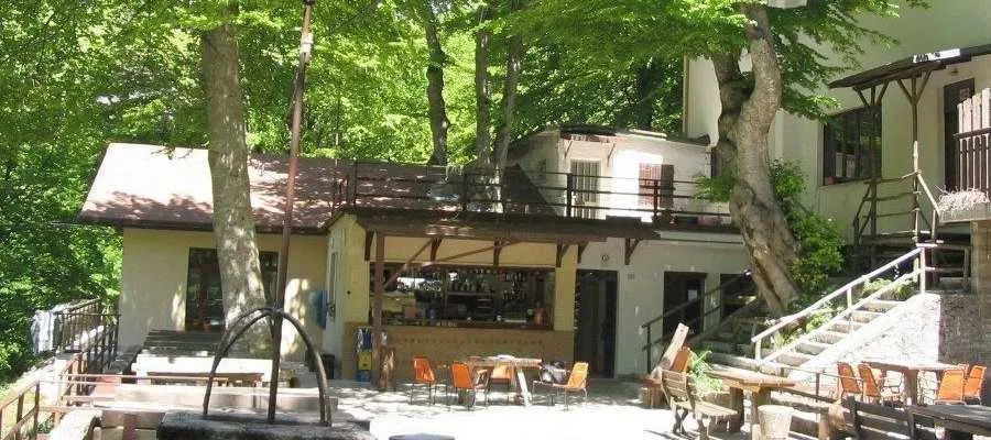 Albergo Ristorante Monte Cucco "da Tobia" - foto 3