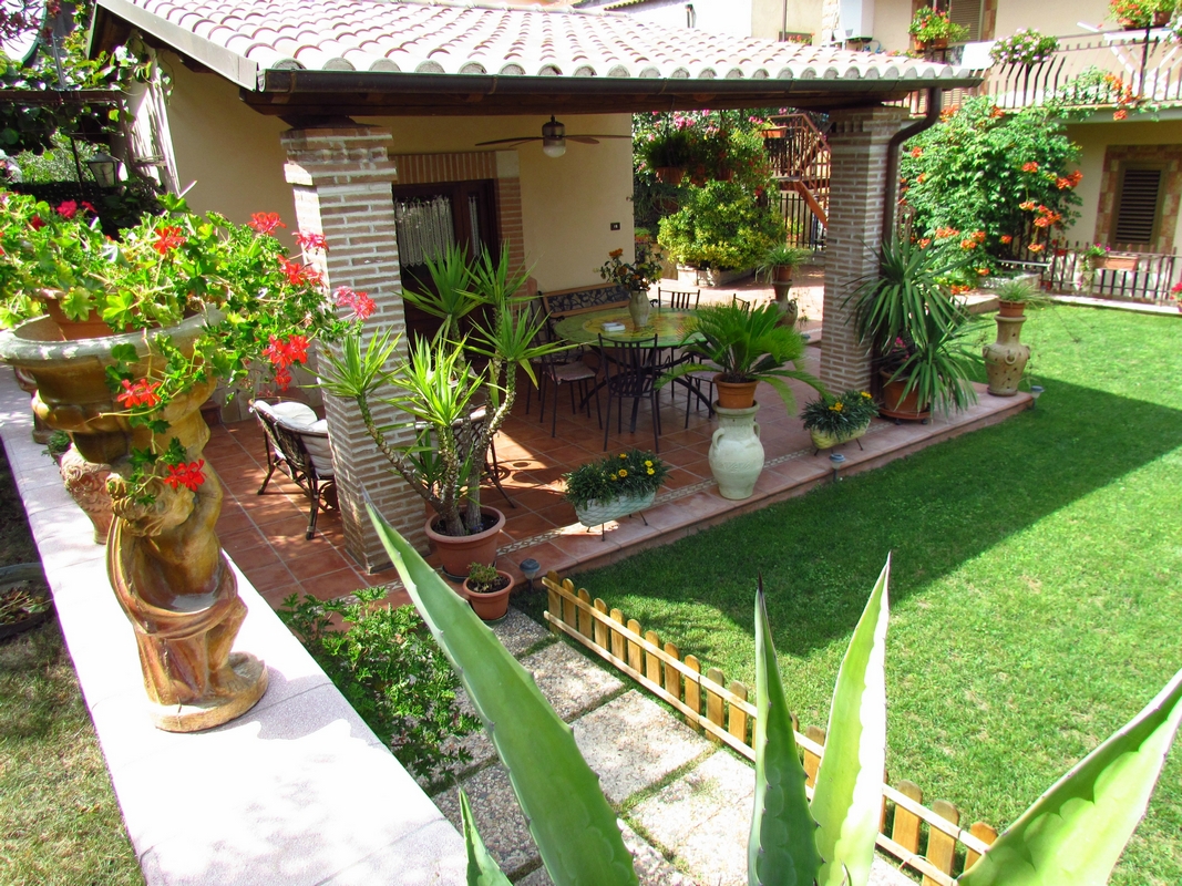 B&B Valmontone MagicLand - Casa del Girasole foto 2