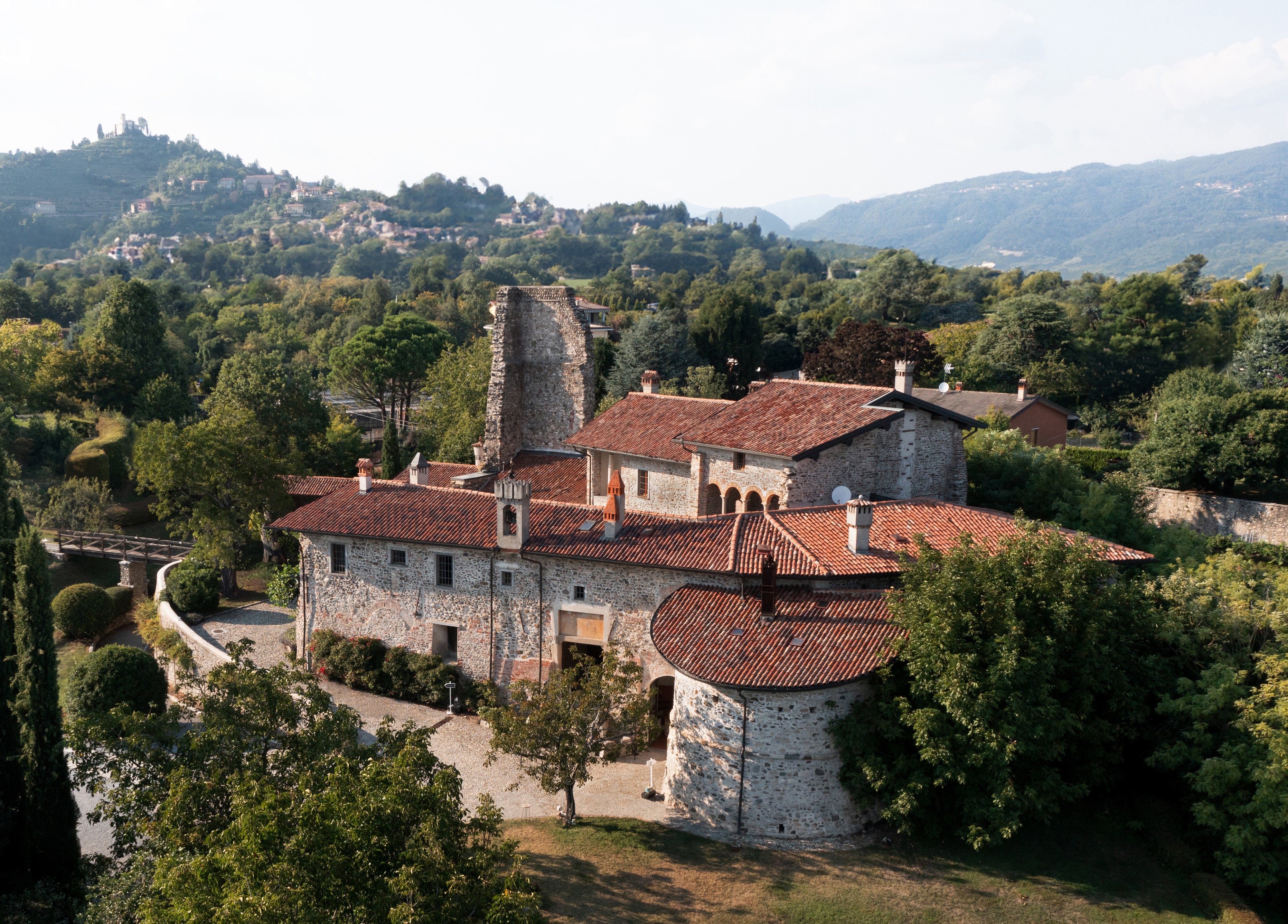 Castello di Cernusco Lombardone - foto 1