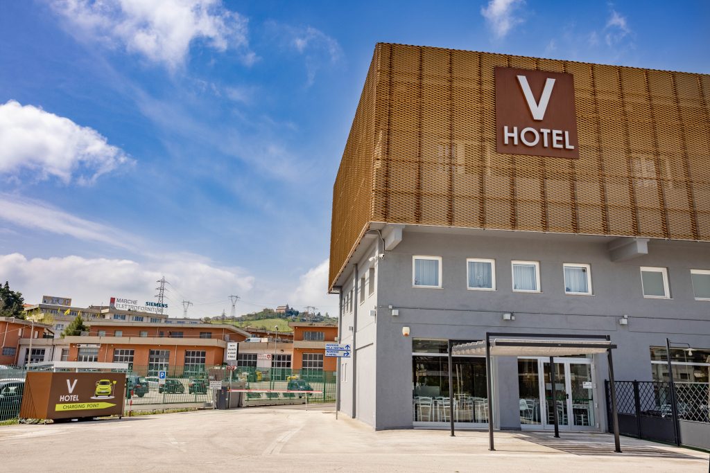 V Hotel - foto 2