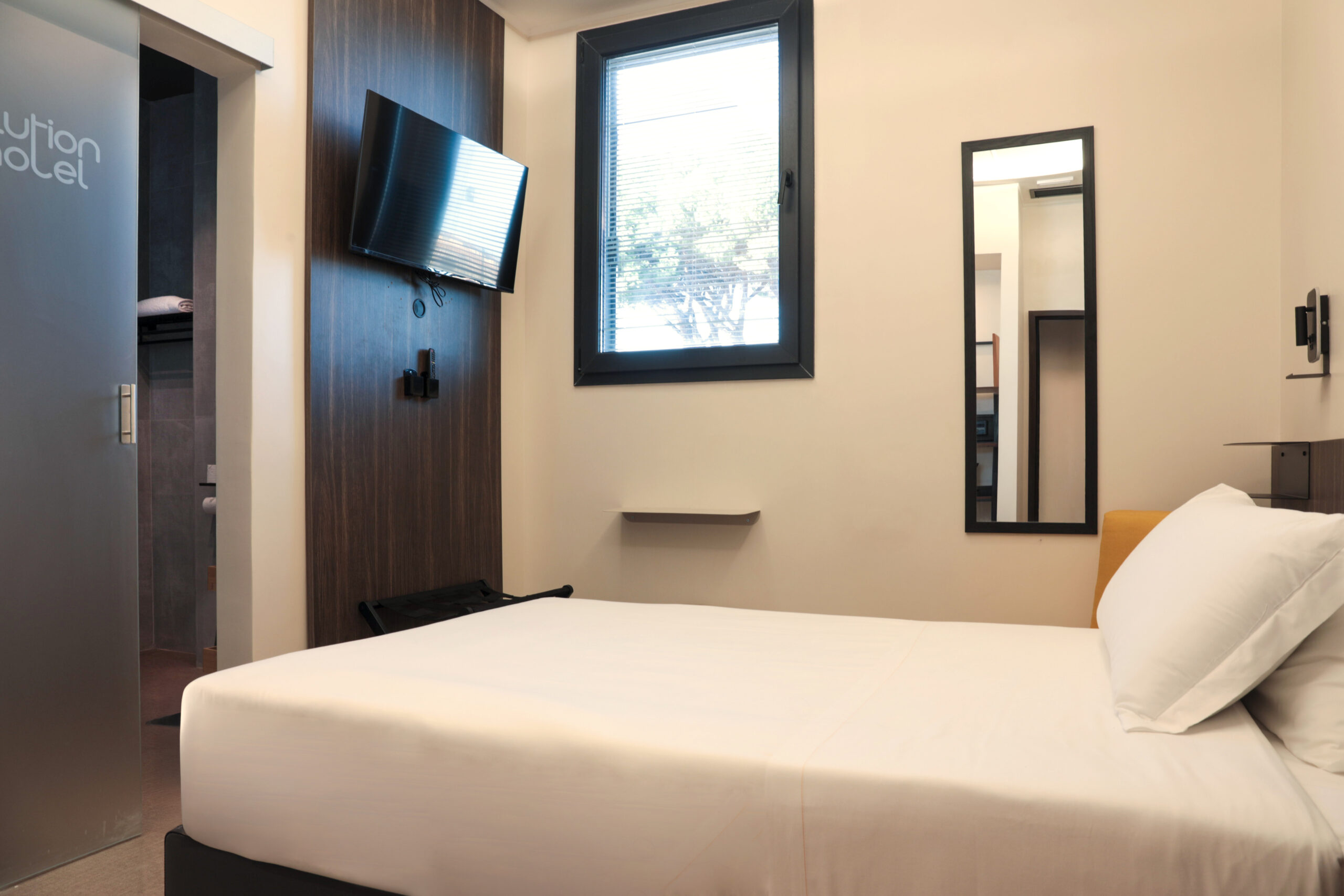 Revolution Hotel - foto 3